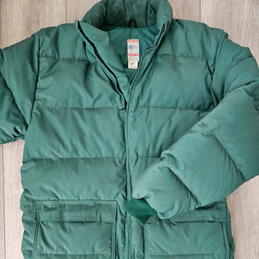 Vintage Men's Green Down Filled Long Coat with cinch size Large